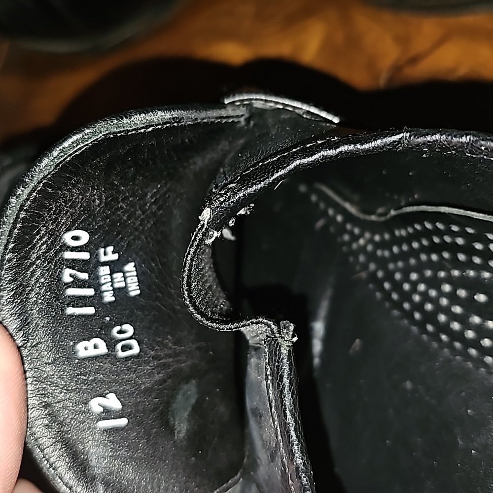Men's Florshiem-black leather dress shoes. Size 12. Great condition - Picture 7 of 8